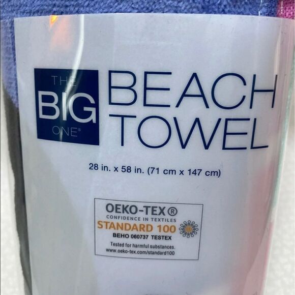 DISNEY MINNIE MOUSE BEACH TOWEL - Picture 3 of 4